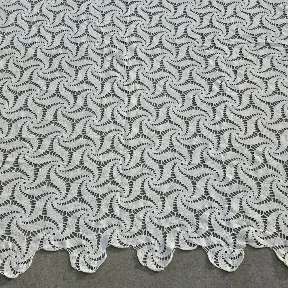 VTG Handmade Crochet Lace Bedspread Spiral Pinwheel Cottagecore 76x86 Full Queen